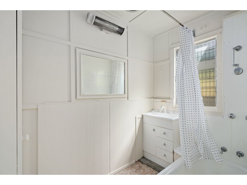 204 East Derwent Highway, Lindisfarne TAS 7015