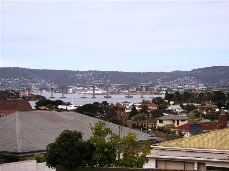 204 East Derwent Highway, Lindisfarne TAS 7015