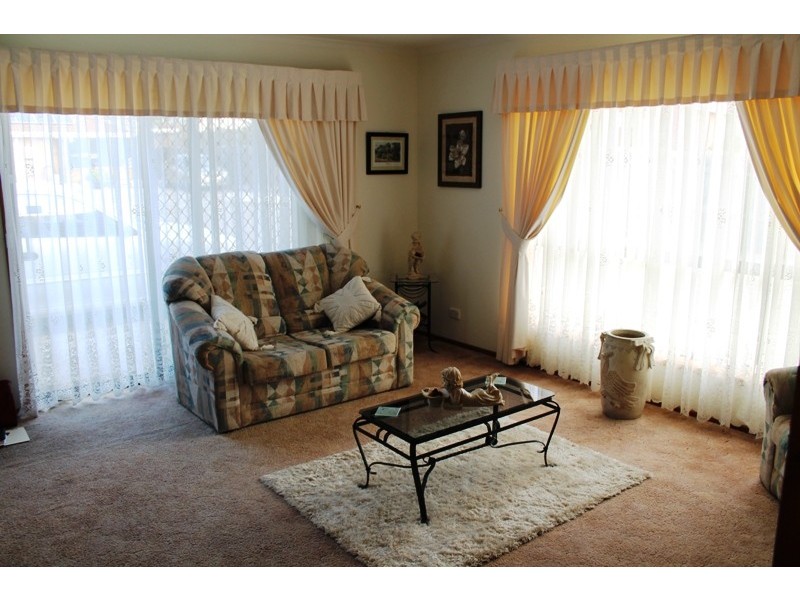 1/3b Shenstone Place, Montrose TAS 7010