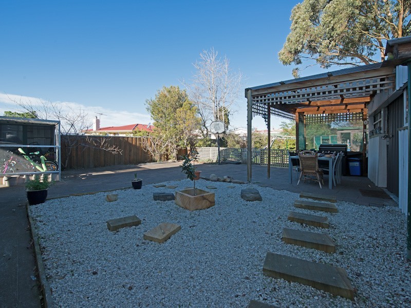 13 Maroni Rd, Berriedale TAS 7011