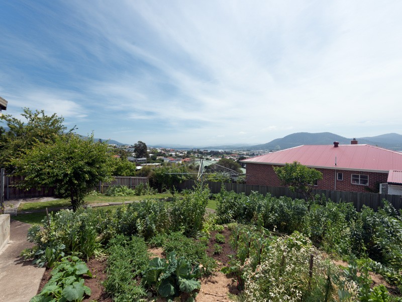 10 Wylie Cres, West Moonah TAS 7009