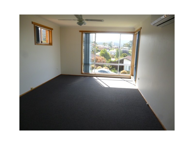 7 Lighton Way, Lenah Valley TAS 7008