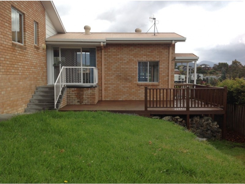 7 Lighton Way, Lenah Valley TAS 7008