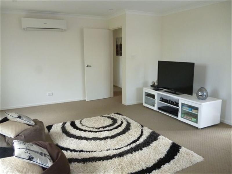 2/40 Branscombe Road, Claremont TAS 7011