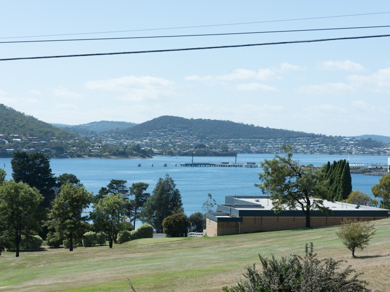 90 Ashbolt Crescent, Lutana TAS 7009