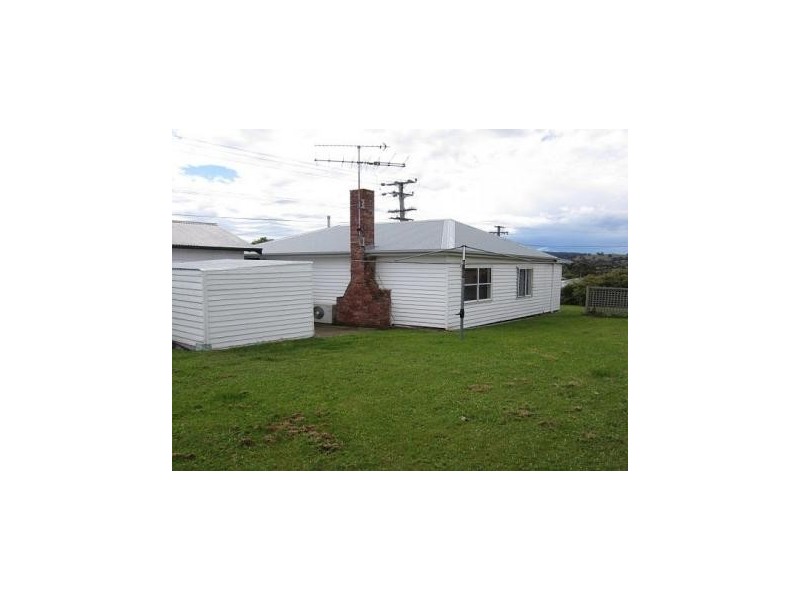 8 Selwyn Street, Triabunna TAS 7190