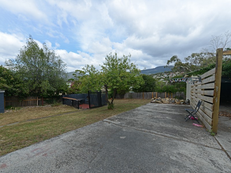 8 Amaroo Road, Austins Ferry TAS 7011