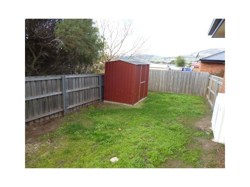 2/11 Madison Avenue, Brighton TAS 7030