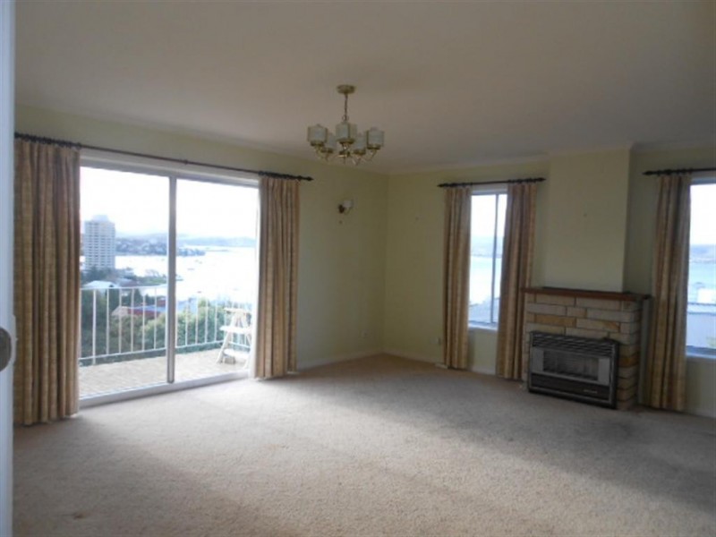 2/9 Manresa Court, Sandy Bay TAS 7005