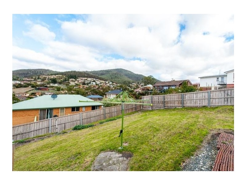 10 Taree Street, Berriedale TAS 7011