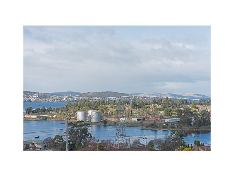 21 Lime Road, Lutana TAS 7009