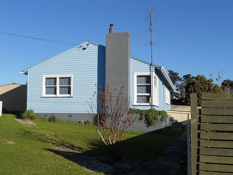 2 Selwyn Street, Triabunna TAS 7190