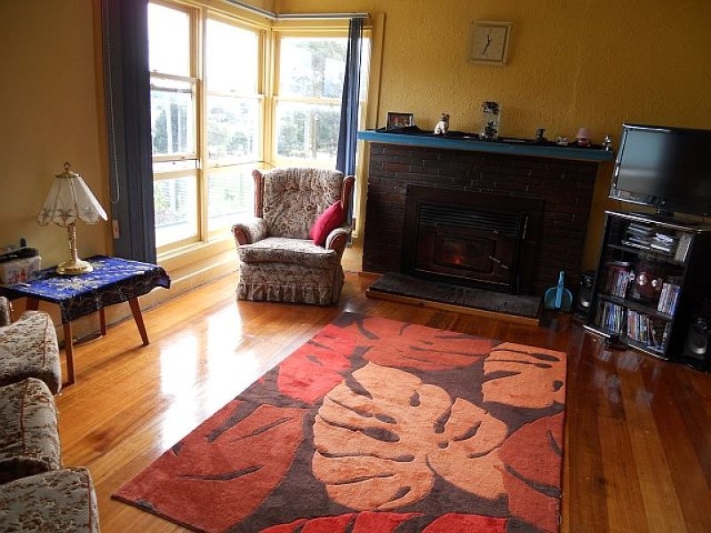 2 Selwyn Street, Triabunna TAS 7190