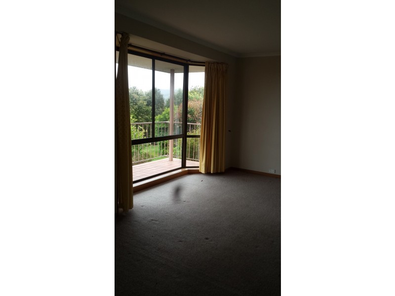 33 Village Drive, Kingston TAS 7050