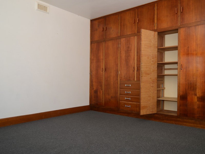 142 Augusta Road, Lenah Valley TAS 7008