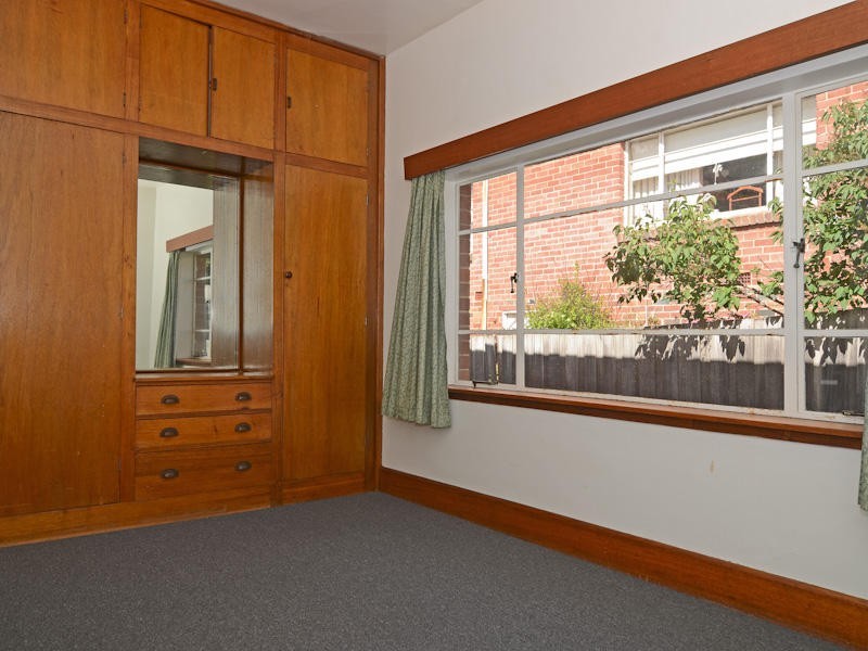 142 Augusta Road, Lenah Valley TAS 7008