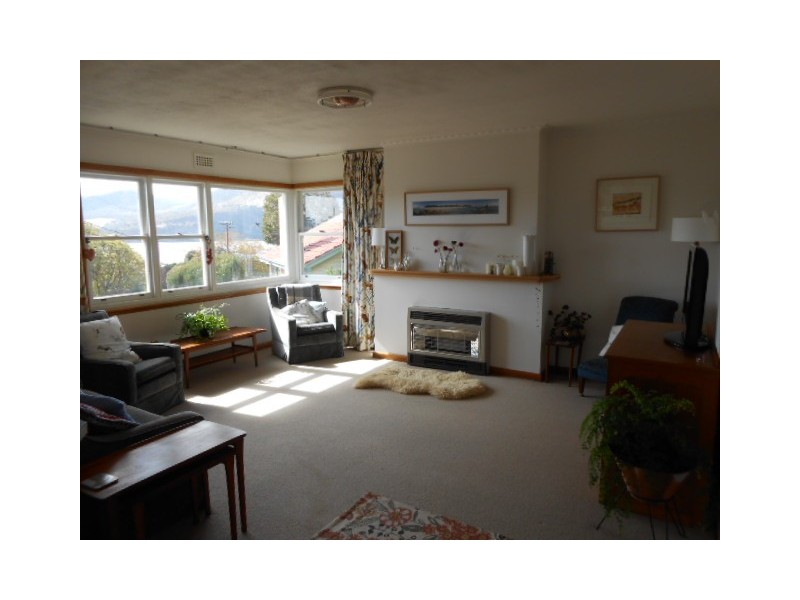 2 Dunedin Close, Claremont TAS 7011