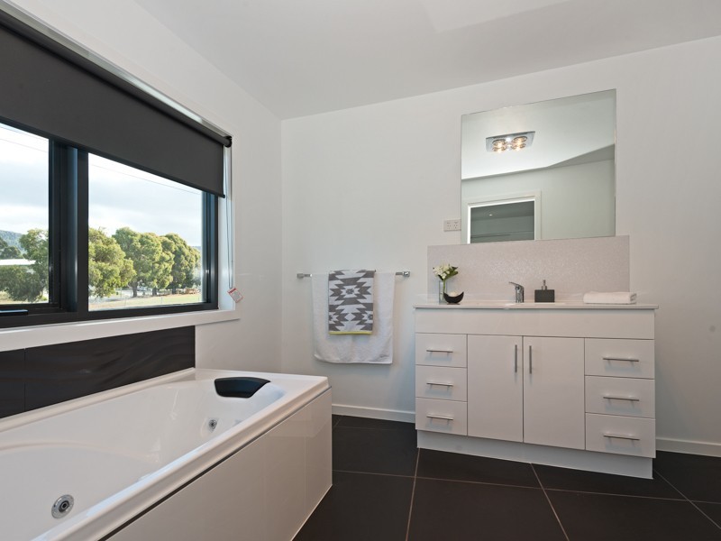 2/46 Riverway Road, Montrose TAS 7010