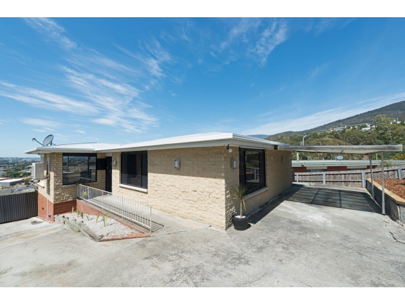13 Kinarra Crescent, Chigwell TAS 7011