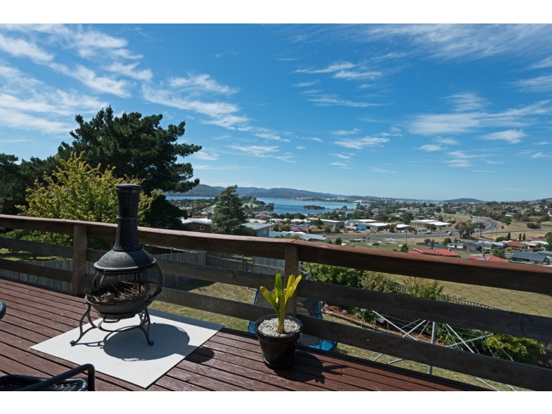 13 Kinarra Crescent, Chigwell TAS 7011