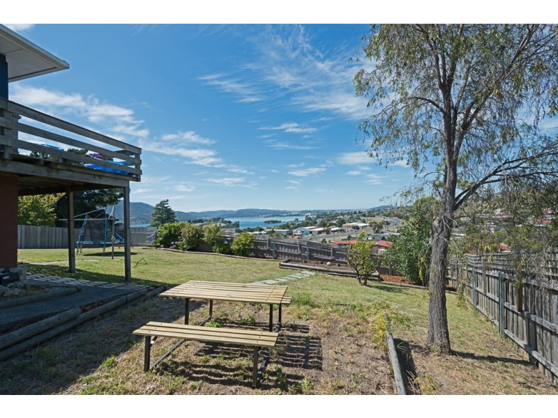 13 Kinarra Crescent, Chigwell TAS 7011