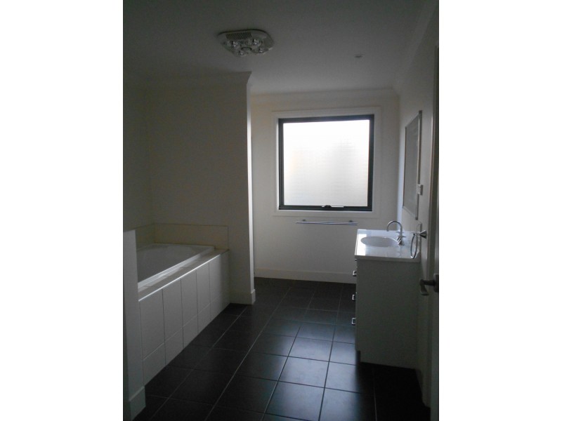 1/2 Chisholm Place, Glenorchy TAS 7010