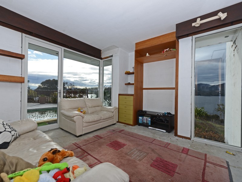 12 Moreton Crescent, Claremont TAS 7011