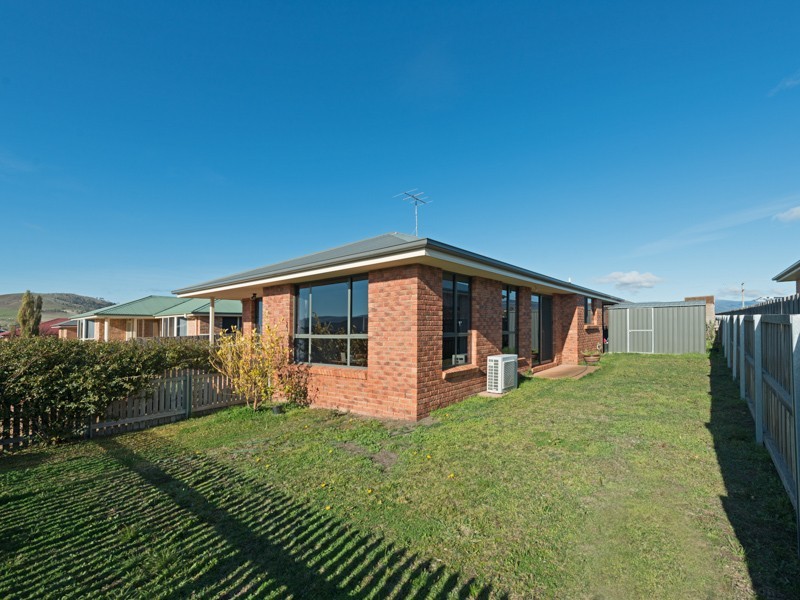 1/18 Madison Avenue, Brighton TAS 7030