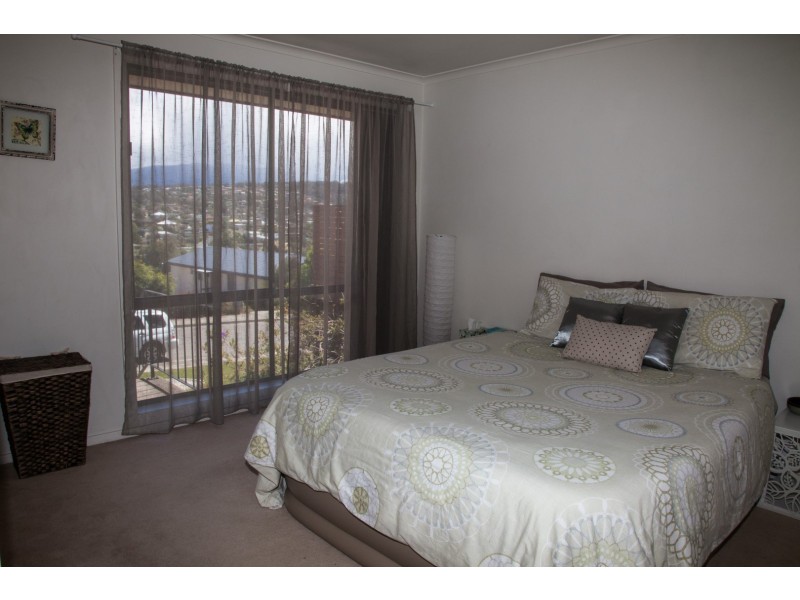 2/6 Flowerpot Crescent, Blackmans Bay TAS 7052