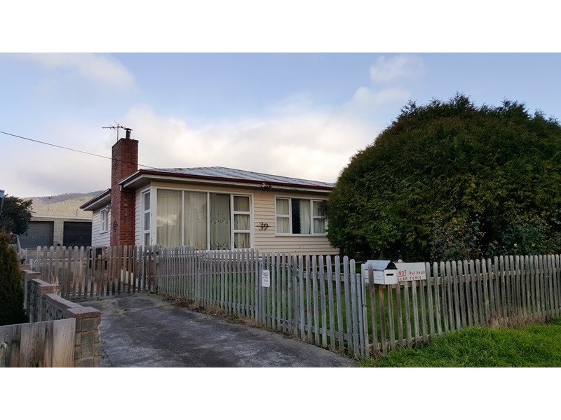 39 Hilton Road, Claremont TAS 7011