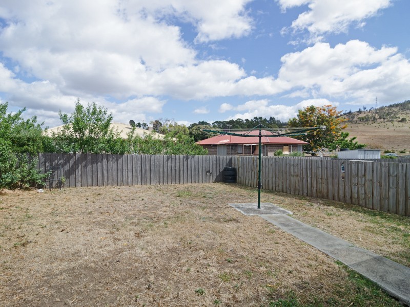 1 Guilford Crescent, Gagebrook TAS 7030