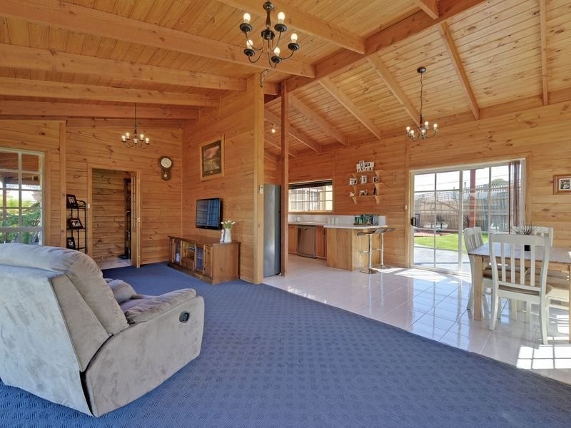 38 Raynors Road, Midway Point TAS 7171