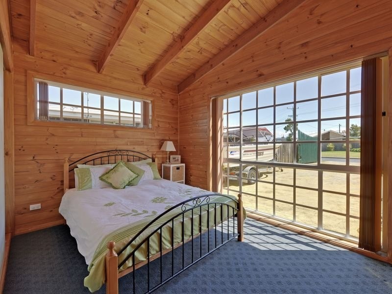 38 Raynors Road, Midway Point TAS 7171