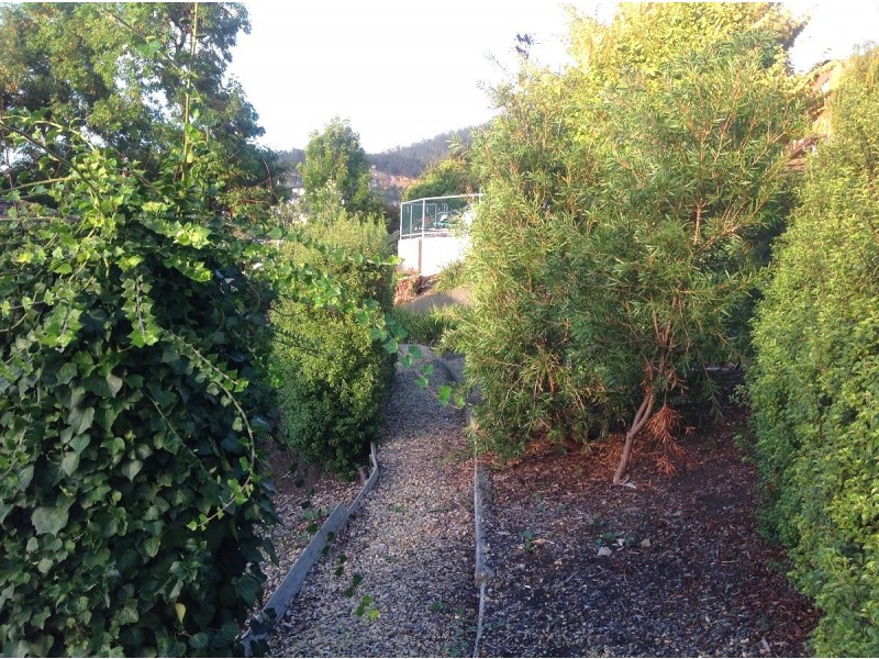 2/7 Una Street, Mount Stuart TAS 7000