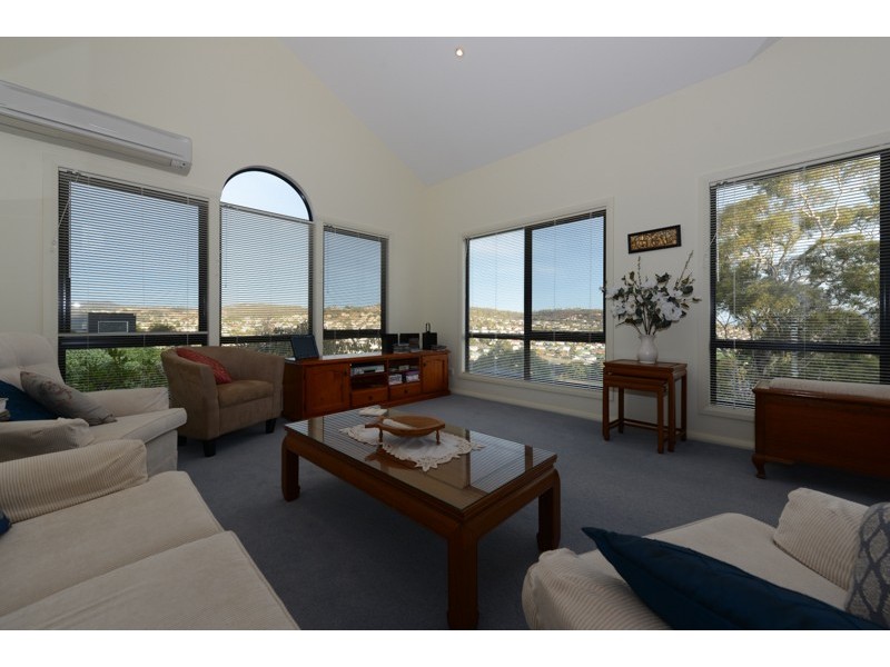 16 Wassell Place, Lindisfarne TAS 7015