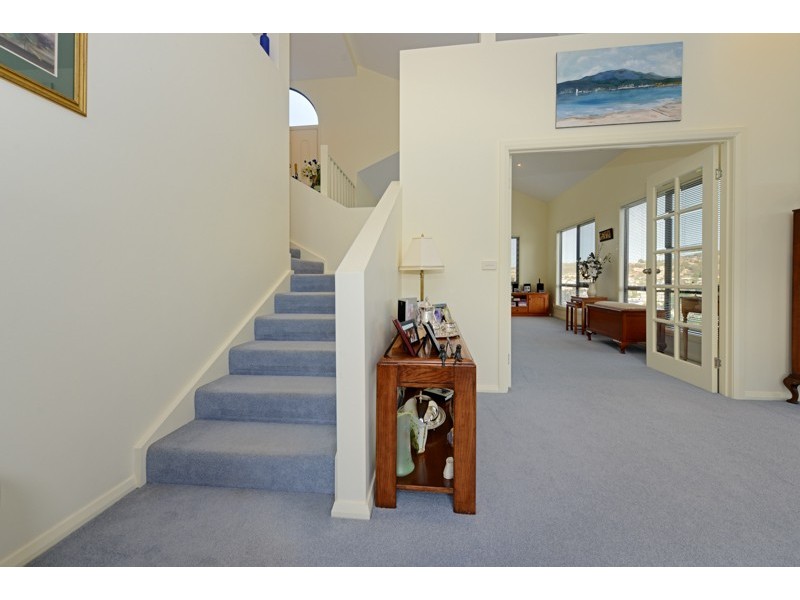 16 Wassell Place, Lindisfarne TAS 7015