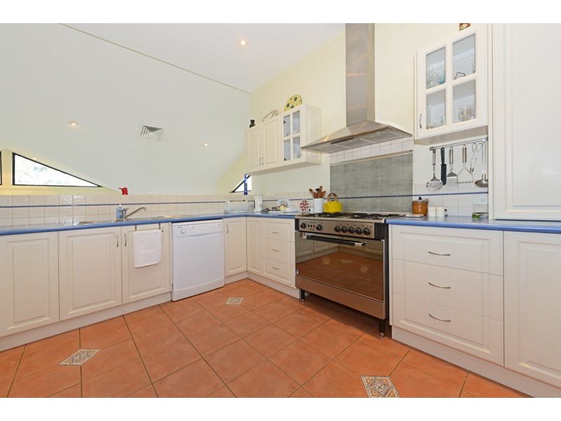 16 Wassell Place, Lindisfarne TAS 7015