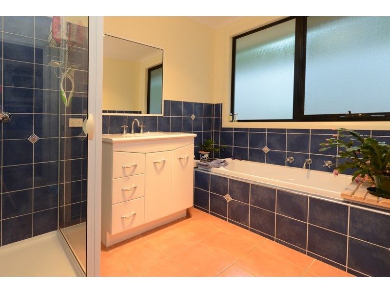 16 Wassell Place, Lindisfarne TAS 7015