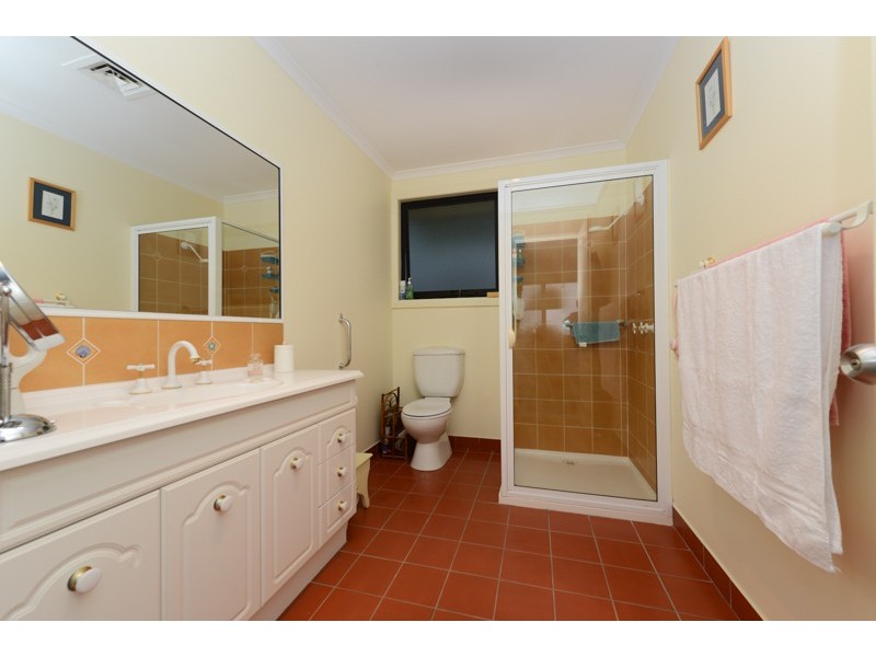 16 Wassell Place, Lindisfarne TAS 7015