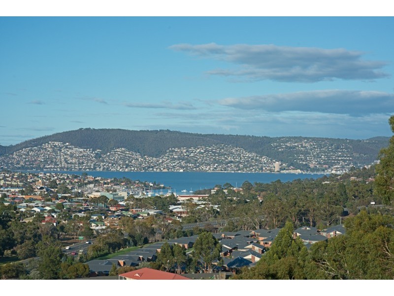 16 Wassell Place, Lindisfarne TAS 7015