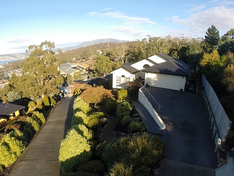 16 Wassell Place, Lindisfarne TAS 7015