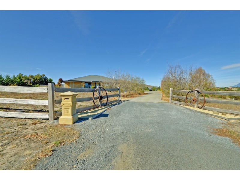 13 Blackburn Avenue, Pontville TAS 7030