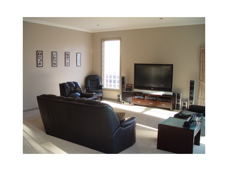 7 Sonnat Drive, Kingston TAS 7050