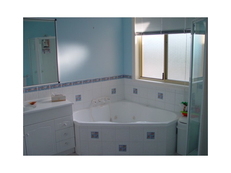 7 Sonnat Drive, Kingston TAS 7050