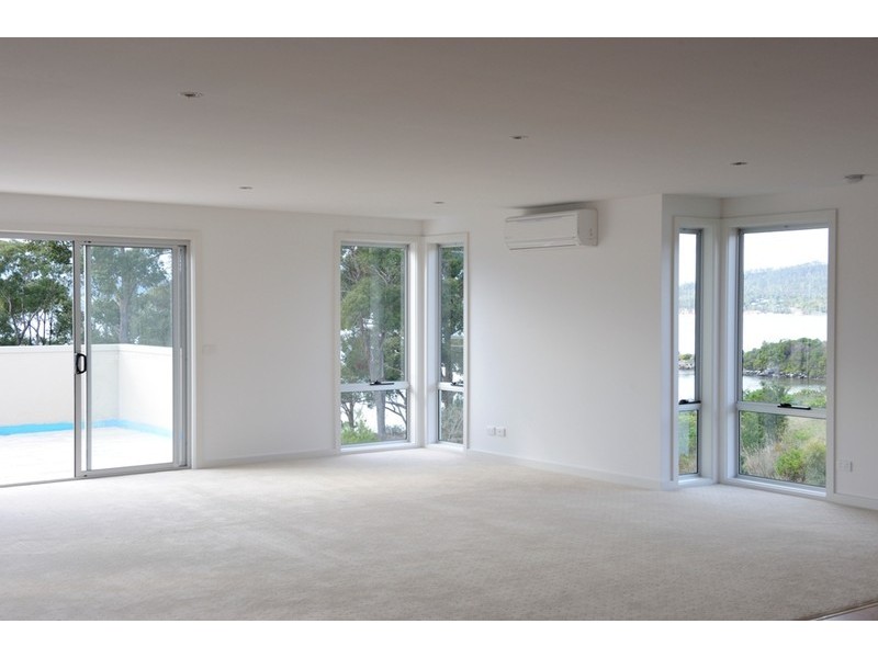 Unit 1, 45 Staff Road, Electrona TAS 7054