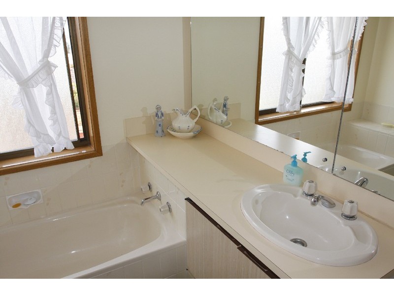 11 Ashley Court, Blackmans Bay TAS 7052
