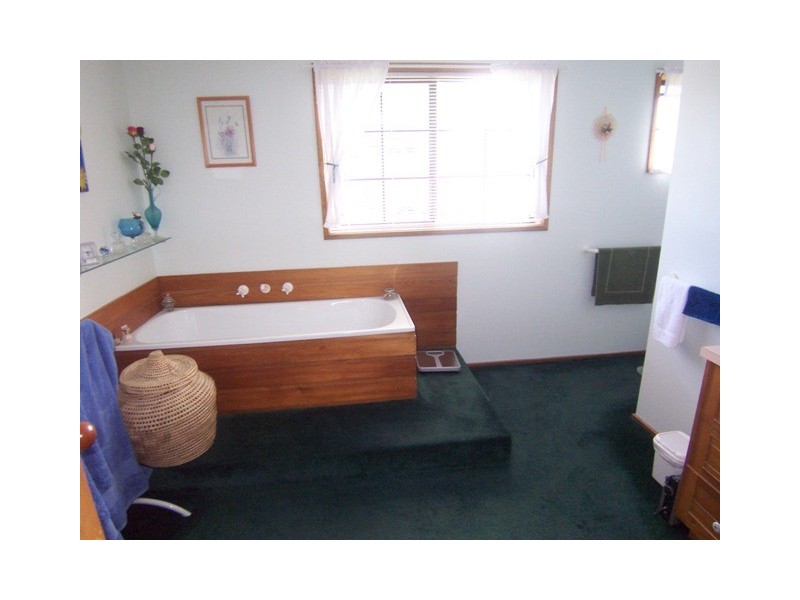 Leslie Vale TAS 7054