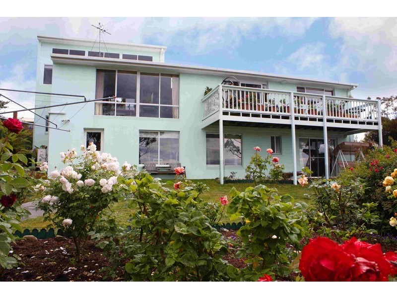 73 Suncoast Drive, Blackmans Bay TAS 7052