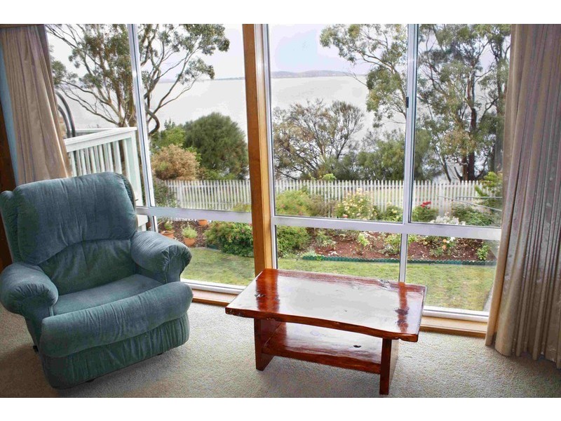 73 Suncoast Drive, Blackmans Bay TAS 7052