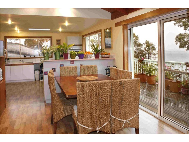 73 Suncoast Drive, Blackmans Bay TAS 7052